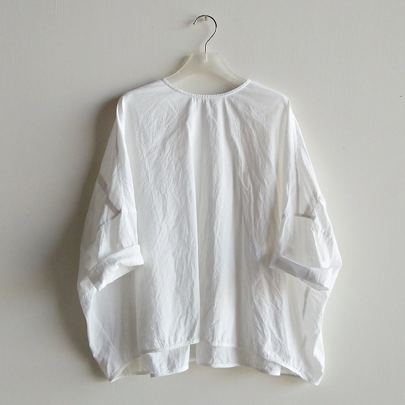 貝殼後扣八分袖衫  水洗棉  白 - 女裝 上衣 - 棉．麻 白色