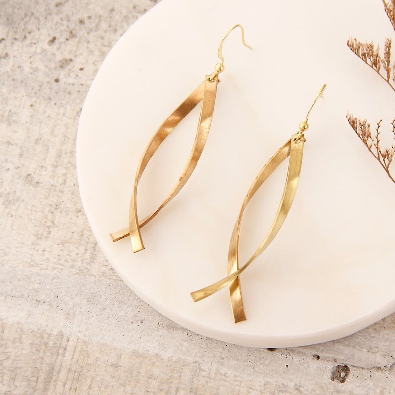 MUSEV basic versatile simple brass earrings - ribbon - Earrings & Clip-ons - Copper & Brass Gold