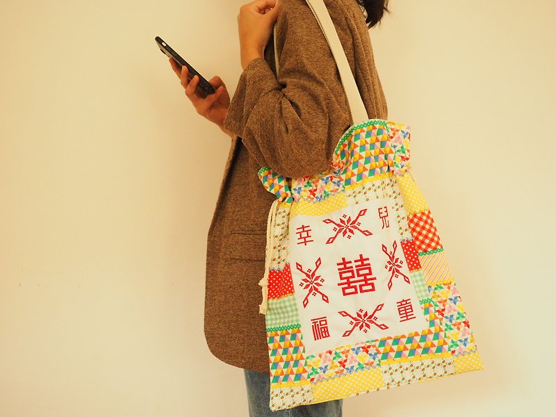 Handmade canvas bag made with vintage baby embroidery - Messenger Bags & Sling Bags - Cotton & Hemp Multicolor