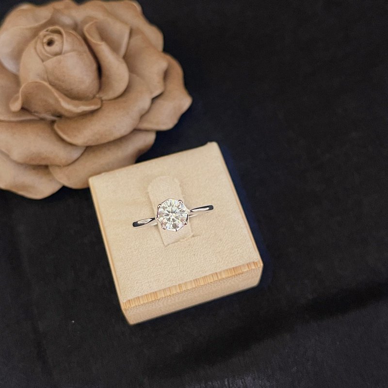 八心八箭莫桑鑽戒 - 戒指 - 鑽石 