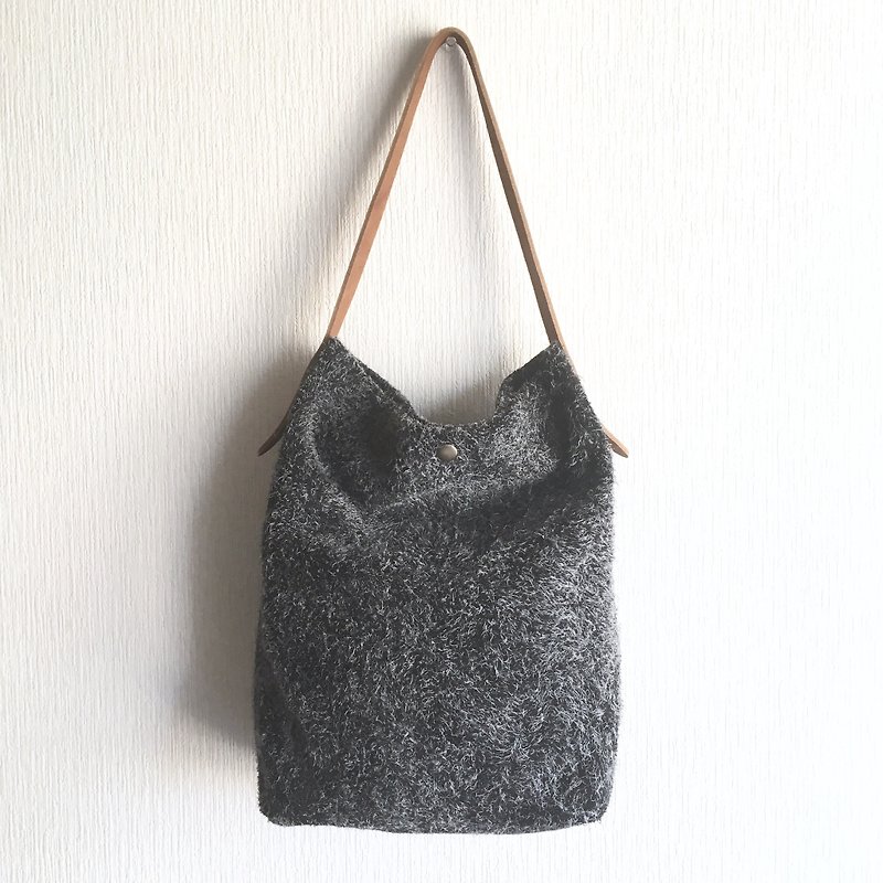 Shoulder bag of genuine leather Angola velor and extremely thick oil nude [Charcoal gray] - กระเป๋าแมสเซนเจอร์ - หนังแท้ สีเทา