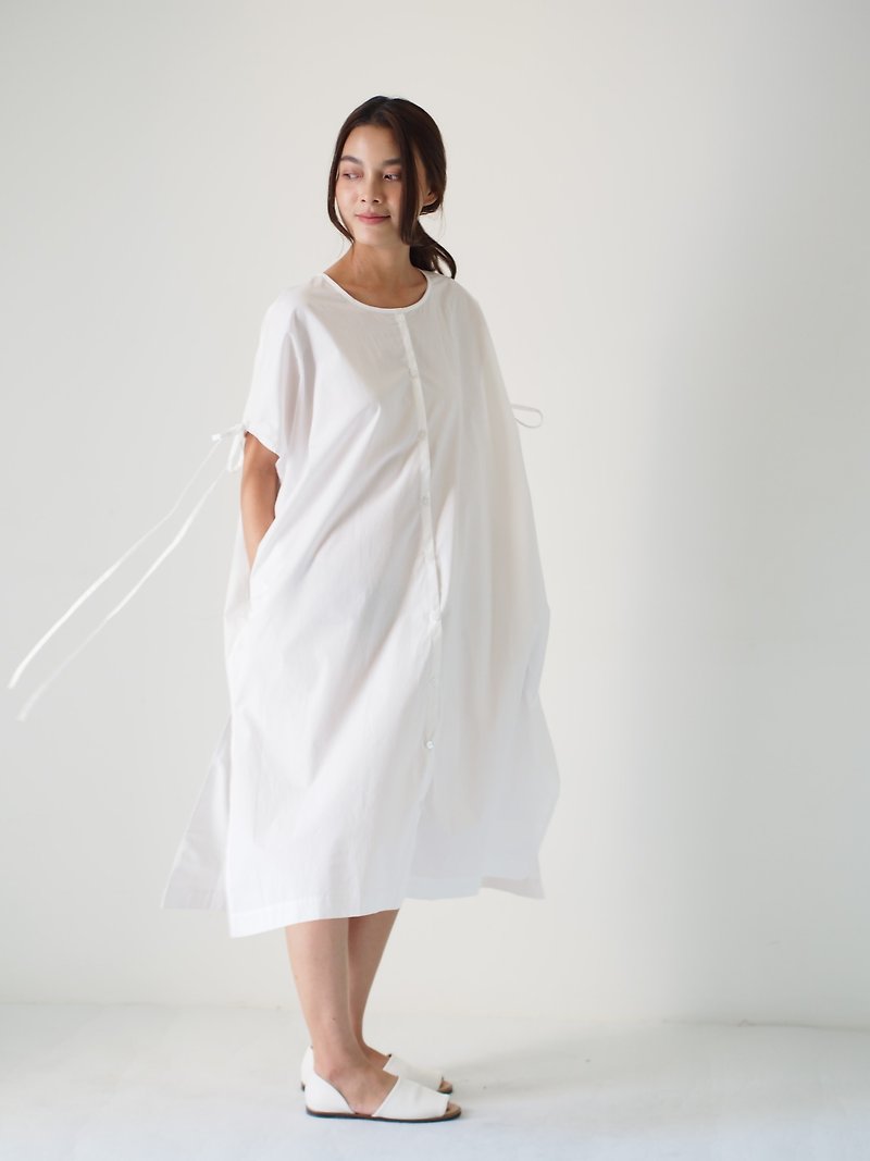 ManiBleu Bow Tie Sleeve Caftan Dress - White - 洋裝/連身裙 - 棉．麻 白色