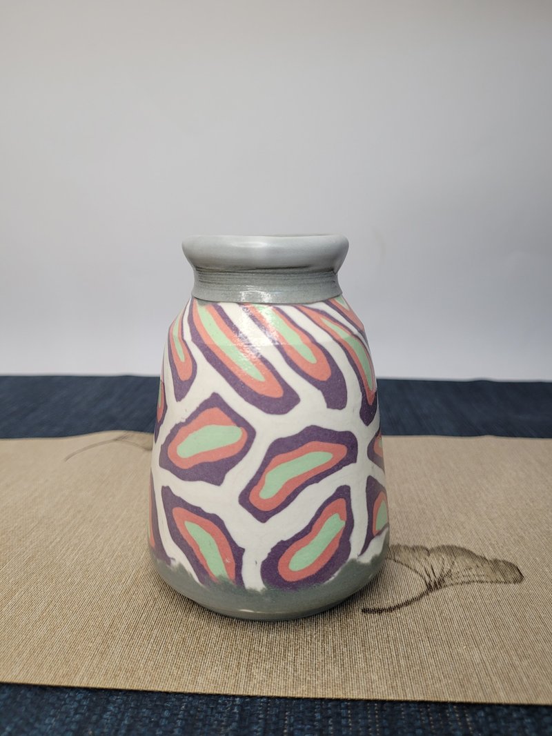 Twisted tire small flower device - เซรามิก - เครื่องลายคราม 