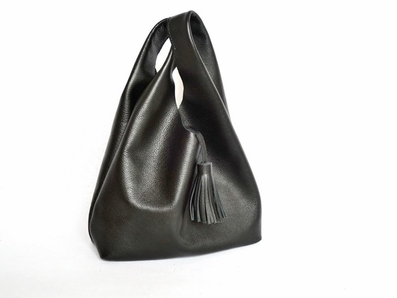 Soft Leather Mini Hobo with Tassel / Leather Bag in Tan brown - 手提包/手提袋 - 真皮 黑色