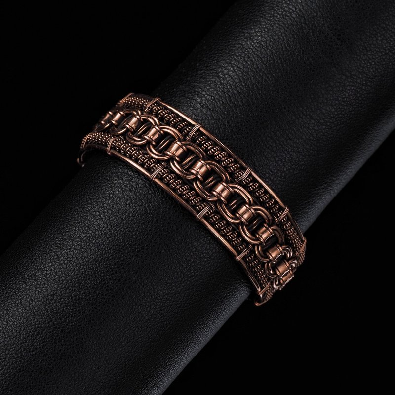 Pure copper bracelet for her Unique wire wrapped metal bangle Handmade jewelry - 手鍊/手環 - 銅/黃銅 金色