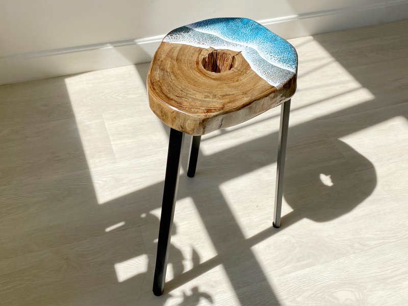 Side Table, Raw Wood, Live Edge , Home Deco, Housewarming Gift, Ocean & Beach - 其他家具 - 木頭 藍色