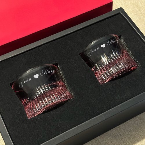 Design Your Own Wine 香港酒瓶雕刻禮品專門店 粉色威士忌杯 女士小眾設計款禮盒 創意刻字 生日週年禮物洋酒杯