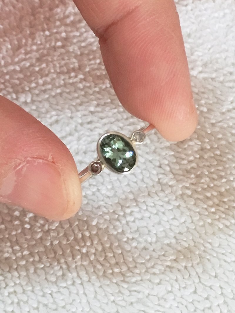 綠色 切割 碧璽 鋯石鑲嵌 戒指 925純銀 尼泊爾 手工製 - 戒指 - 半寶石 