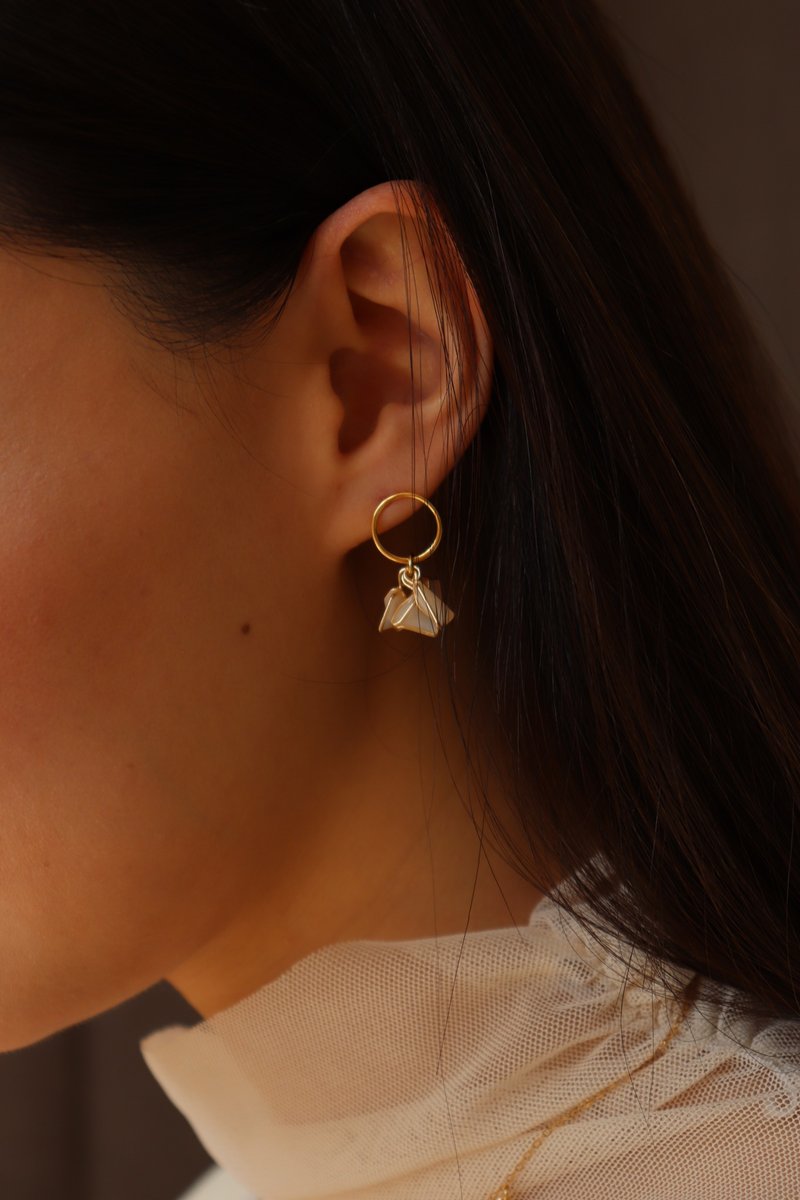 2021 moon earrings/ear acupuncture Clip-On Clip-On earrings resin office worker earrings Christmas gifts - ต่างหู - เรซิน ขาว