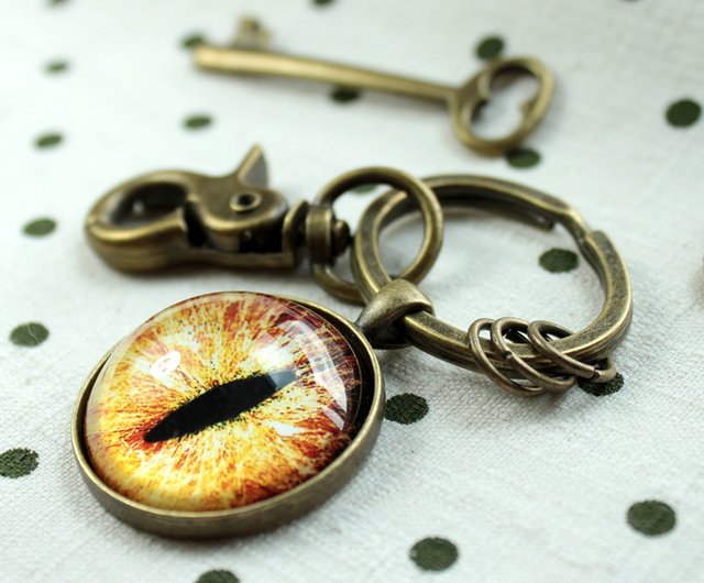 Cat EYE 25mm cat's eye + key charm retro style large key ring - Shop  jyeart-studio Keychains - Pinkoi