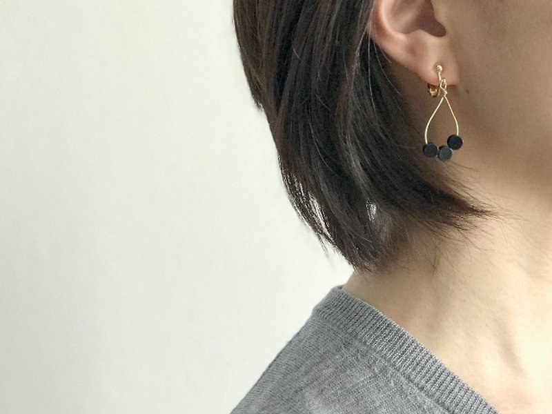 think（earrings） - Earrings & Clip-ons - Gemstone Black