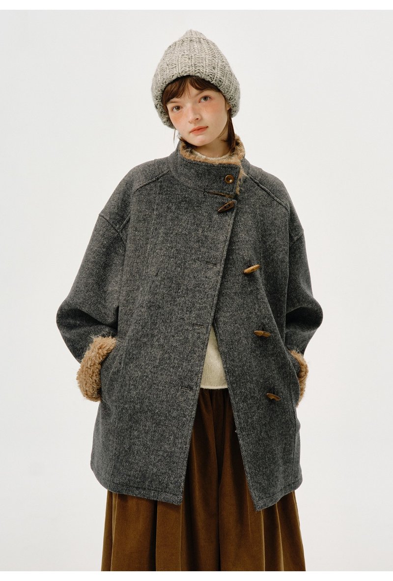odd maker短款立領毛外套女小眾設計感灰色百搭羊角扣大衣 - 女上衣/長袖上衣 - 其他人造纖維 