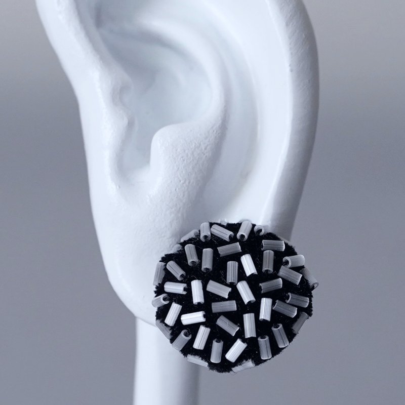 Beaded Embroidery Earrings No.3 – Whitr Bugle Beads, Black Velour, Lightweight - ต่างหู - แก้ว สีดำ