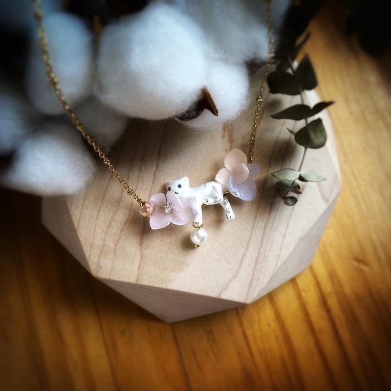 white cat real flower necklace - Necklaces - Plants & Flowers Pink