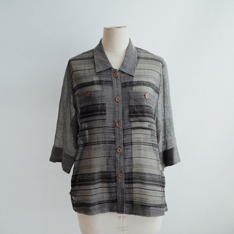 Gray translucent shirt three-quarter sleeve outer cover retro vintage vintage - เสื้อเชิ้ตผู้หญิง - วัสดุอื่นๆ สีเทา