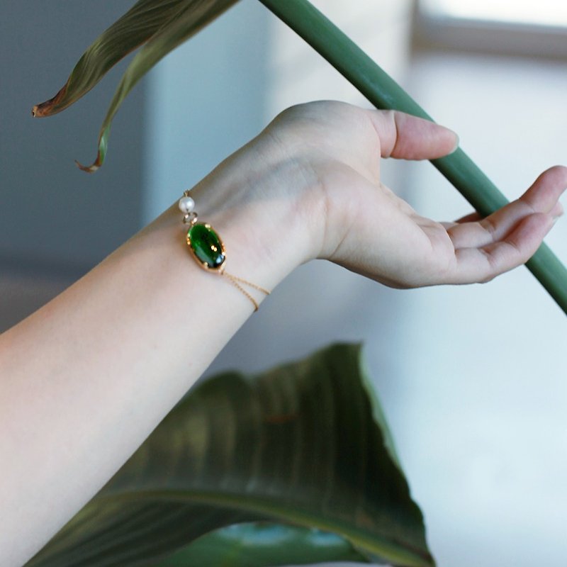 MissQueeny 天然珍珠綠寶石手鏈 - 手鍊/手環 - 寶石 綠色