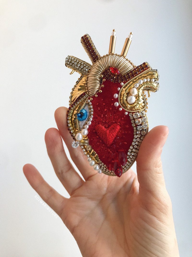 Brooch Anatomical Heart Boho Handmade Embroidered, Human Beaded Pin - เข็มกลัด - งานปัก สีแดง