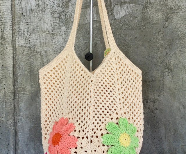 グラニースクエアの花かぎ針編みバッグ。 - ショップ siriwanbag