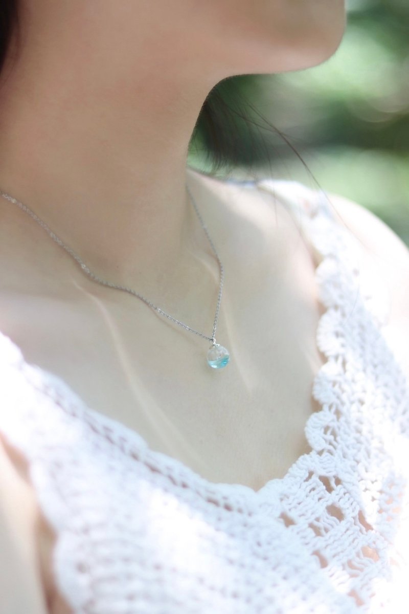 Tears of the Ocean | Handcrafted Glass Necklace | 925 Silver-Plated Chain - สร้อยคอ - แก้ว สีน้ำเงิน