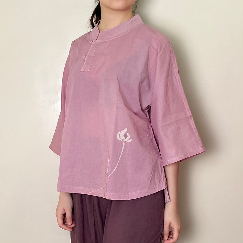 Knitting feet - cotton hand-dyed batik top water chant - Women's Tops - Cotton & Hemp Pink