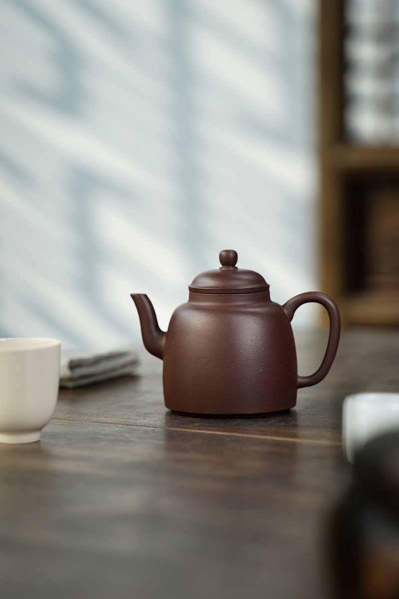 宜興紫砂壺 傾城 原礦老紫泥 170cc 7孔 範倩茹全手工制 送禮佳品 - 茶壺/茶杯/茶具 - 陶 紫色