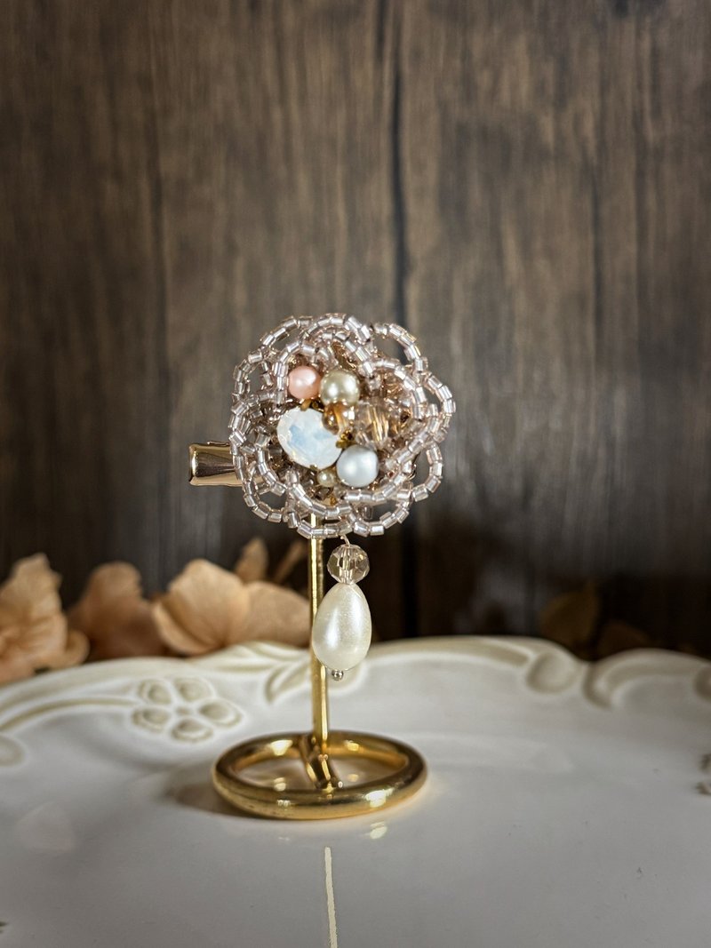 【New Arrival Special】Lady Elegance Sophie Brooch/Hair Clip Convertible Accessory - เข็มกลัด - แก้ว 