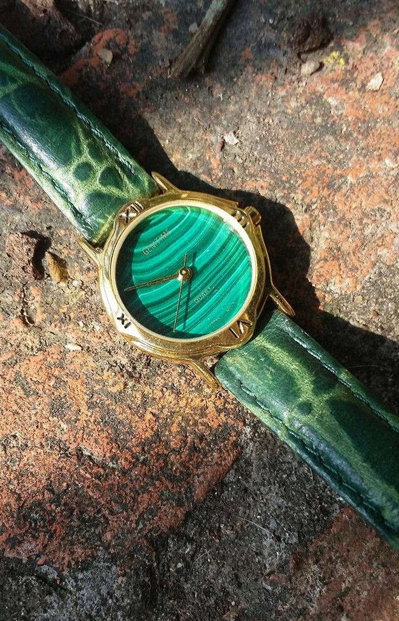 【Lost and find】Antique Natural Stone Stone Watch - นาฬิกาผู้หญิง - เครื่องเพชรพลอย สีเขียว