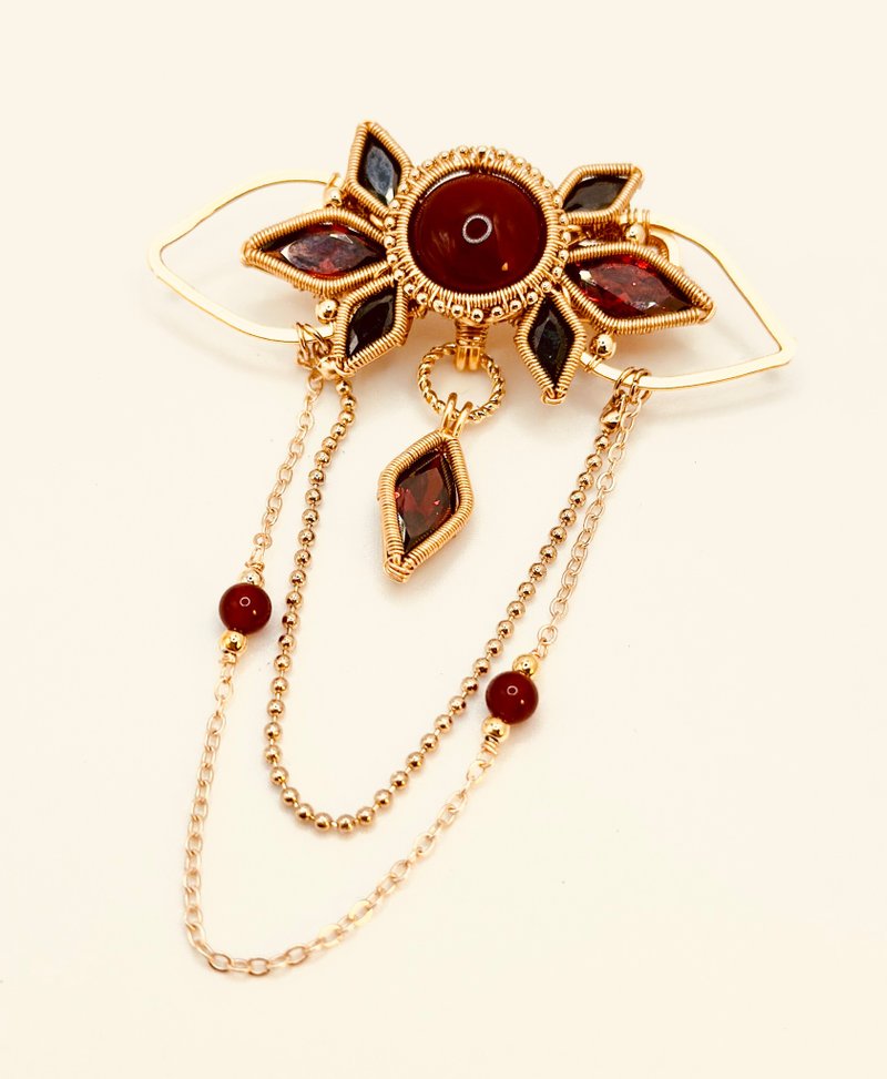 Flower of the Night - Red Agate, Stone, Golden Bronze Braided Classic Temperament Brooch - เข็มกลัด - เครื่องเพชรพลอย สีแดง