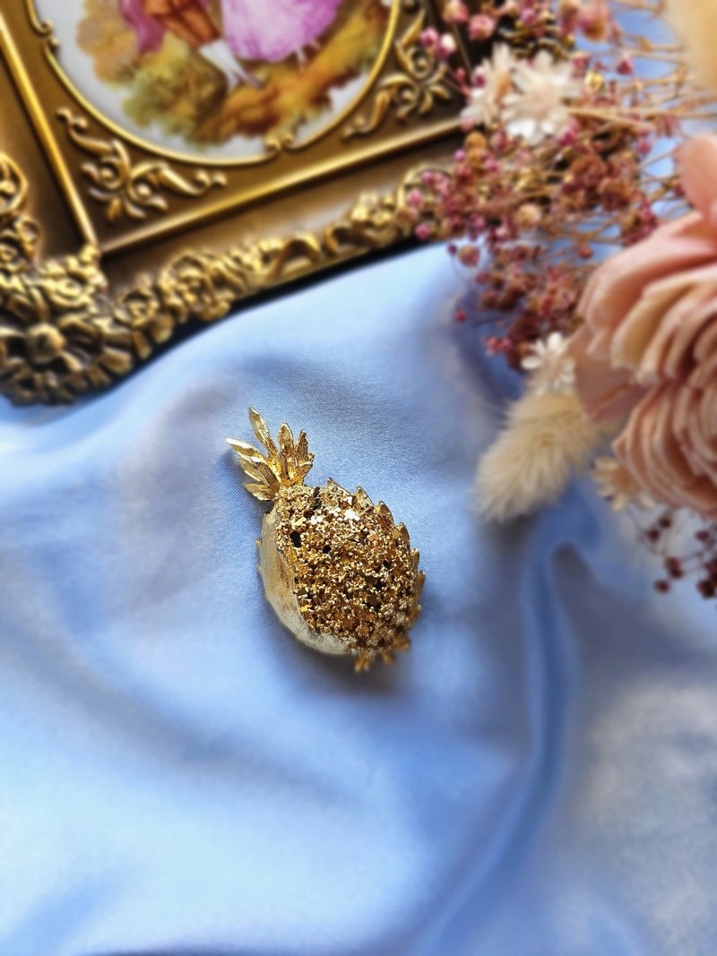 BSK星光閃面霧刷紋鳳梨胸針/別針/復古珠寶/美國西洋古董飾品 - 胸針 - 其他金屬 