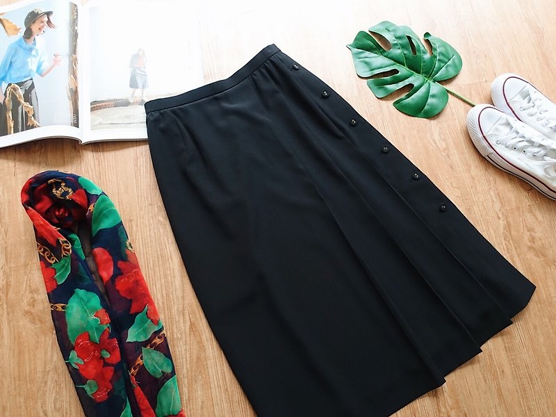 Vintage under / skirt no.24 - Skirts - Polyester Black