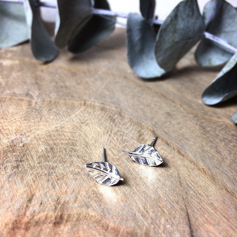 MIH Metalworking Jewelry | Leaf Sterling Silver Earrings - ต่างหู - เงินแท้ สีเงิน