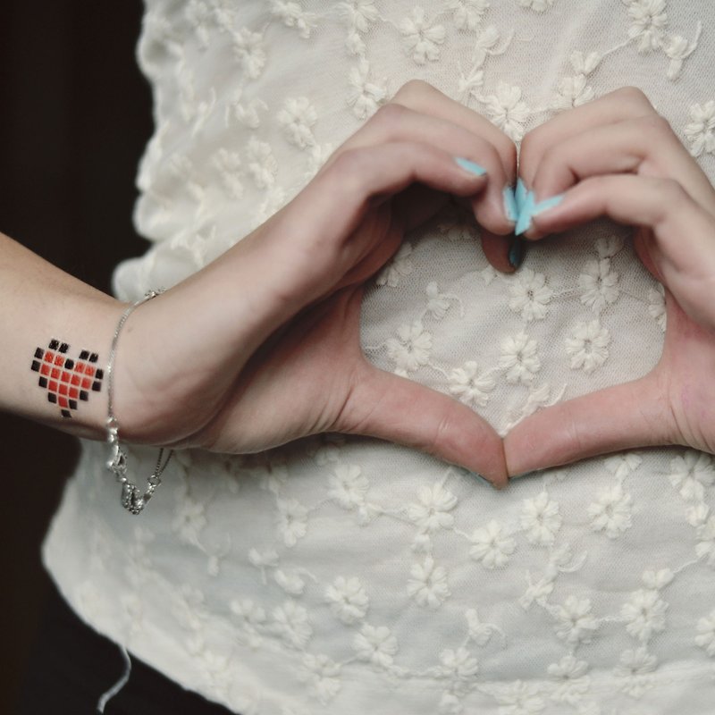 OhMyTat 像素紅心 Pixel Heart 刺青圖案紋身貼紙 (2 張) - 紋身貼紙/刺青貼紙 - 紙 紅色