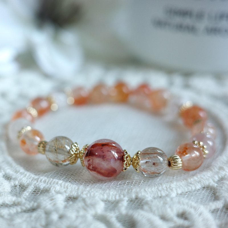[Qianzhong Feiyun] Crystal bracelet design peach blossom good popularity red glue flower gold-plated - Bracelets - Crystal Red