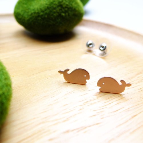 Headman Studio Earrings tiny WHALE