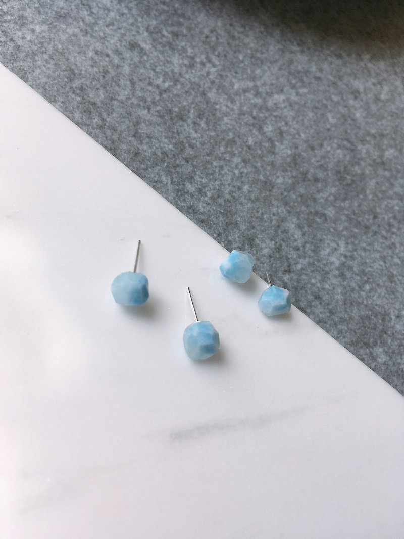 Icy幸運小石頭耳釘 - 耳環/耳夾 - 其他材質 藍色