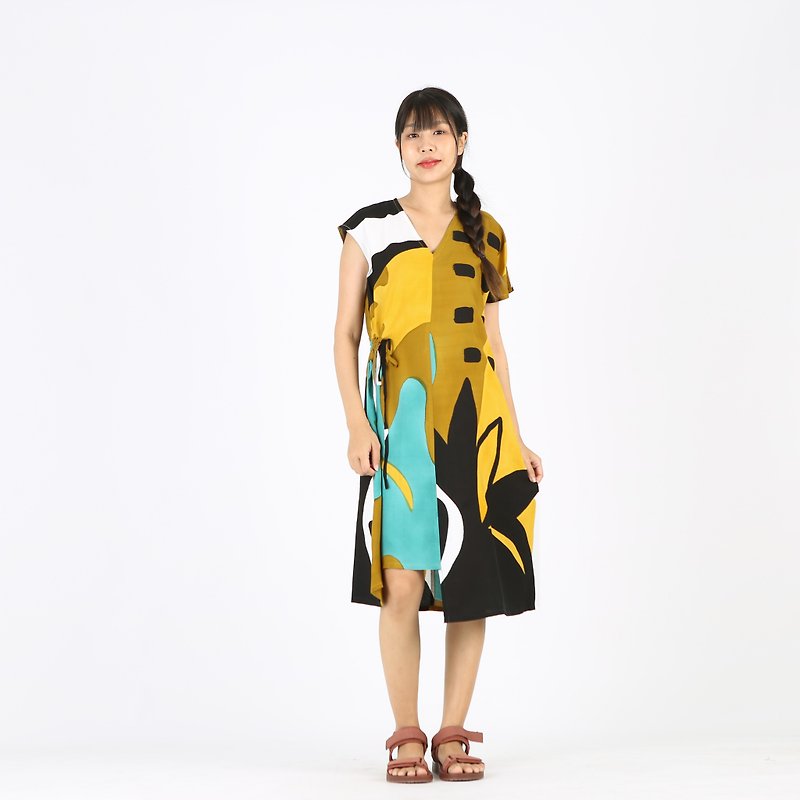 Short Dress V Nack Cotton Rayon Hand Paint Free Size - ชุดเดรส - ผ้าฝ้าย/ผ้าลินิน สีนำ้ตาล
