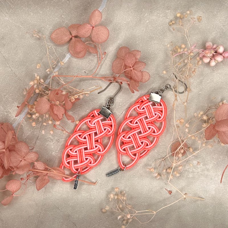 [Mizuhiki] Continuous Awaji knot arrangement [Earrings] [Clip-On] [Pink] - Earrings & Clip-ons - Paper Pink