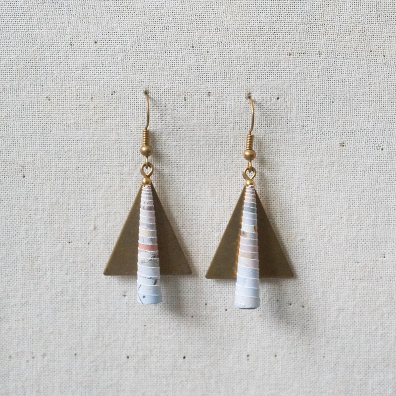 [Small rolls for hand / paper art / jewelry] color optional yellow triangle shape Bronze earrings - Earrings & Clip-ons - Paper Gray