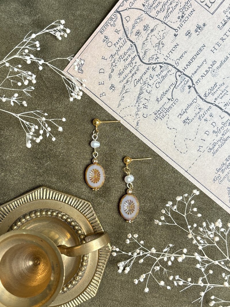 Antique Oval Czech Beads - Milk Tea Bubbles - Shell Pearl Earrings - Earrings & Clip-ons - Colored Glass Khaki