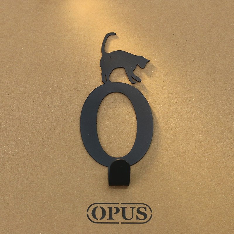 [OPUS Dongqi Metalworking] When the cat meets the letter O-hook (black) / wall decoration hook / no trace - ตกแต่งผนัง - โลหะ สีดำ