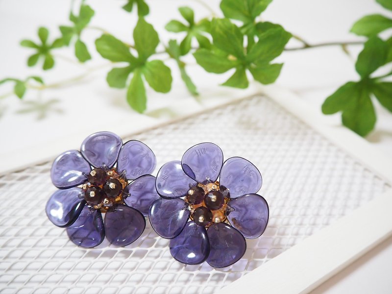 Anemone earrings (clear purple) - ต่างหู - แก้ว สีม่วง