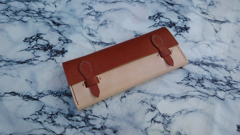 British long clip (caramel Brown). There is a coin bag. Italian vegetable tanned leather. Handmade - Wallets - Genuine Leather Brown