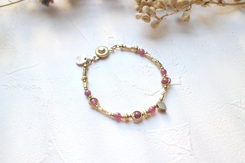 Lucky pink-Brass bracelet - สร้อยข้อมือ - ทองแดงทองเหลือง หลากหลายสี