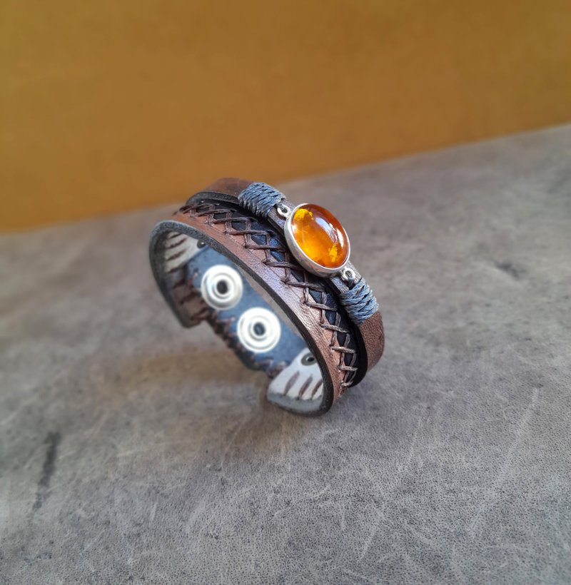 Natural Amber Edgy Leather Cuff Bracelet, Asymmetrical, Sterling Silver 925 - 手鍊/手環 - 真皮 黑色