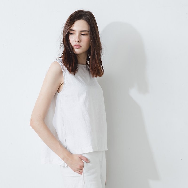 Signature sleeveless blouse -White - เสื้อกั๊กผู้หญิง - ผ้าฝ้าย/ผ้าลินิน ขาว