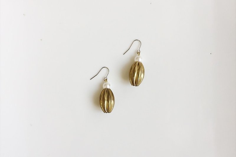 White Pearl Bakery Brass Shape Earrings - Earrings & Clip-ons - Other Metals Gold