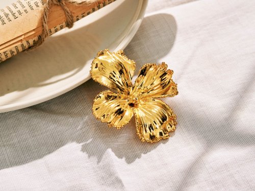 Large Golden Flower Brooch