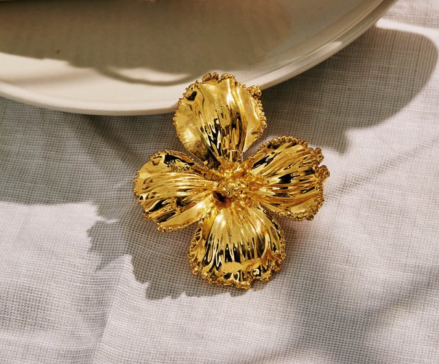 Large Golden Flower Brooch