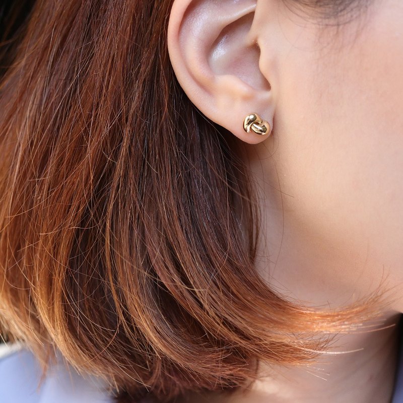 14K Gold Bean Earring 金豆豆耳針耳環 - 耳環/耳夾/耳骨夾 - 貴金屬 金色