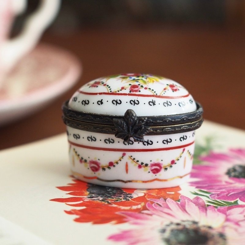 復古 法國 Porcelaine Art  迷你陶瓷盒子 / 飾品盒 - 其他 - 陶 紫色